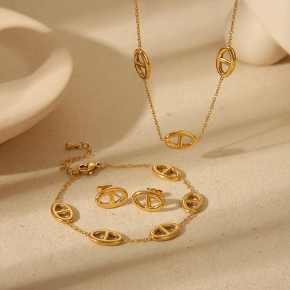 Silhouette Loop Necklace