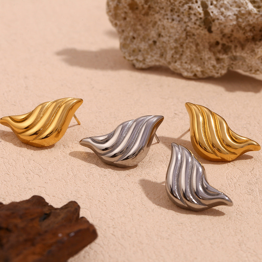 Shell Earrings / Gold
